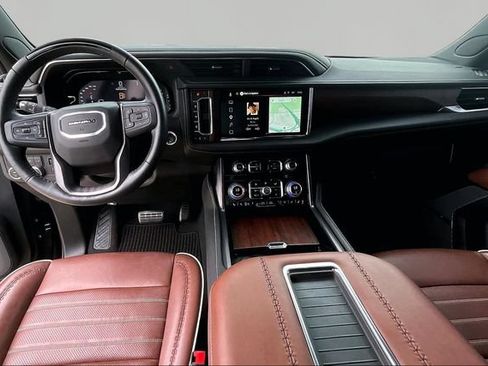 Used 2024 GMC Yukon Denali Ultimate AWD/4WD image 15
