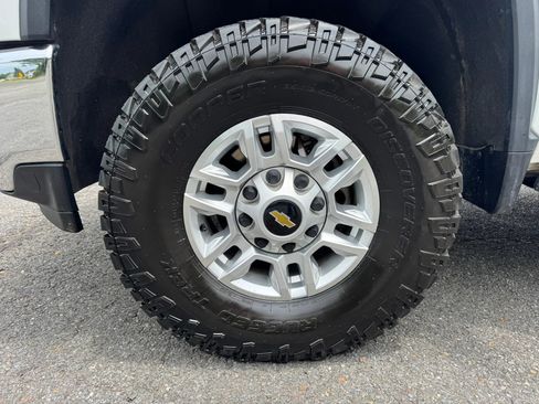 Used 2020 Chevrolet Silverado 2500 LT w/ All Star Edition AWD/4WD image 9