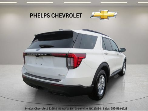 Used 2025 Ford Explorer Active RWD image 10