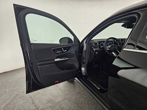Used 2026 Mercedes-Benz GLC 300 image 19