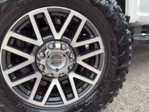 Used 2019 Ford F250 Lariat w/ Lariat Ultimate Package AWD/4WD image 29