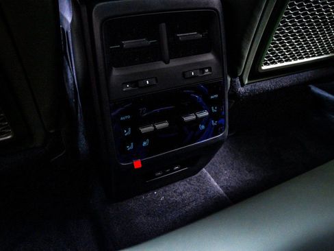 New 2026 Porsche Macan 4 Electric image 30