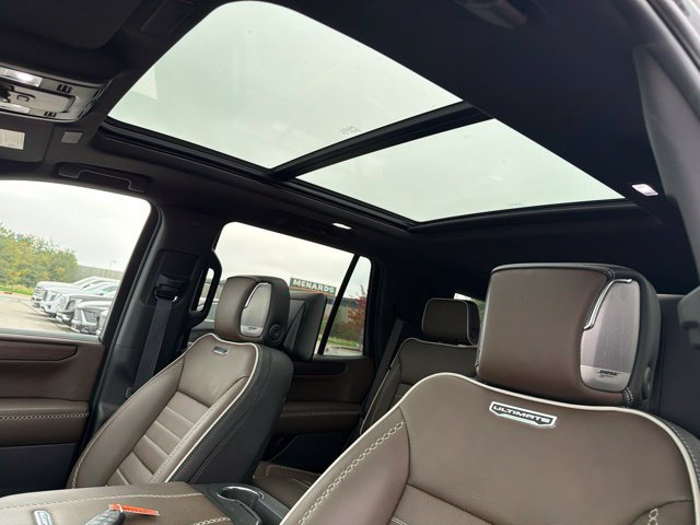 Used 2025 GMC Yukon Denali Ultimate w/ LPO, Floor Liner Package AWD/4WD image 12
