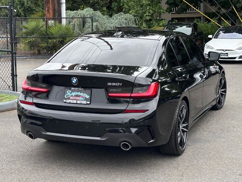 Used 2019 BMW 330i Sedan w/ M Sport Package RWD image 17
