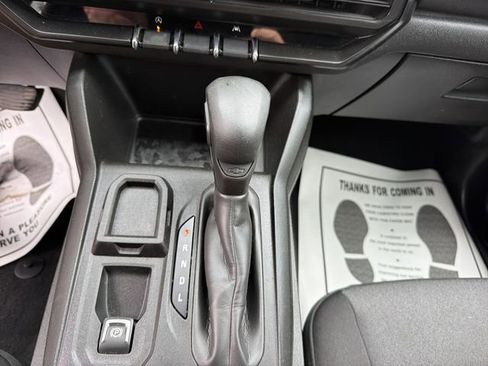 Used 2024 Chevrolet Colorado W/T RWD image 22