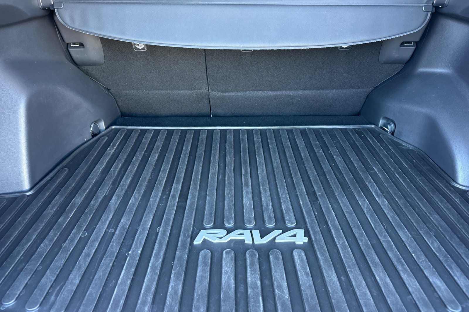 Used 2023 Toyota RAV4 XLE Premium FWD image 18