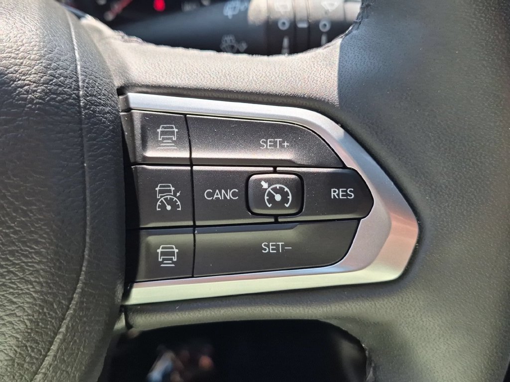 Used 2025 Jeep Compass Limited AWD/4WD image 21