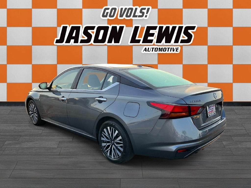 Used 2025 Nissan Altima 2.5 SV FWD image 5