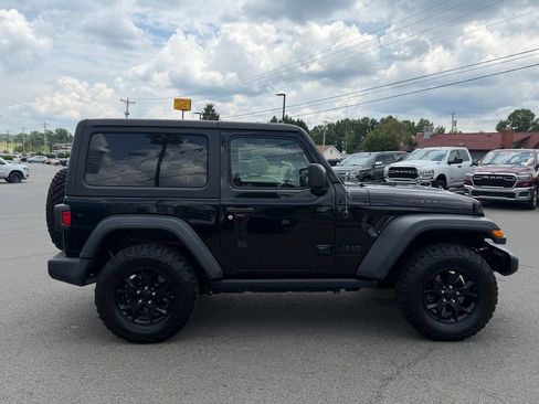 Used 2020 Jeep Wrangler Sport AWD/4WD image 2