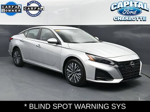 Used 2023 Nissan Altima 2.5 SV AWD/4WD image 3