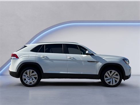 Used 2021 Volkswagen Atlas Cross Sport SE image 4