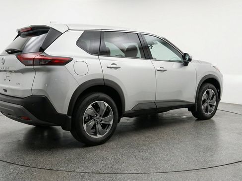 Used 2025 Nissan Rogue SV FWD image 9
