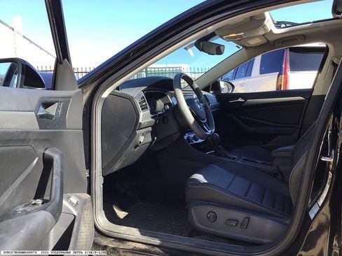 Used 2021 Volkswagen Jetta SE image 12