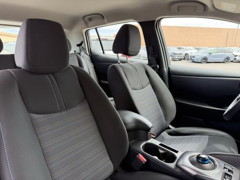 Used 2025 Nissan Leaf S FWD image 38