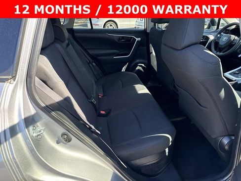 Used 2021 Toyota RAV4 LE AWD/4WD image 11