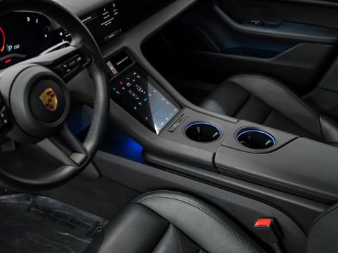 Used 2023 Porsche Taycan image 22