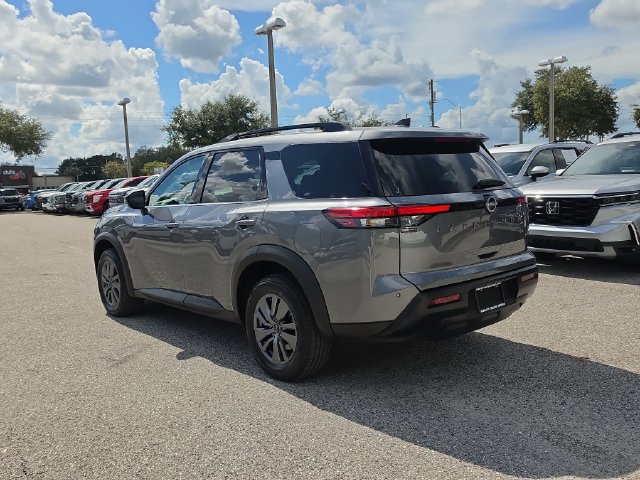 Used 2026 Nissan Pathfinder SV FWD image 6