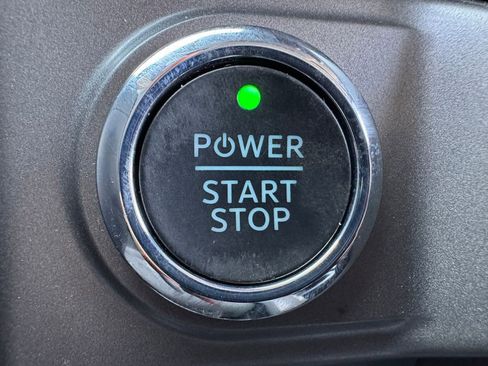 Used 2024 Ford F150 Lightning XLT AWD/4WD image 15