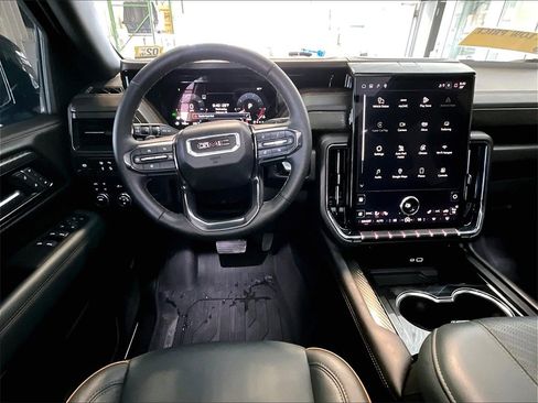 Used 2025 GMC Yukon AT4 w/ LPO, Floor Liner Package image 18