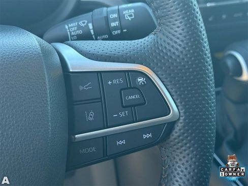 Used 2025 Toyota Sienna Platinum image 16