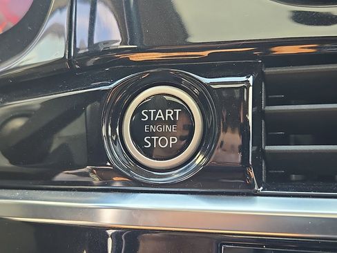 Used 2023 Nissan Pathfinder Platinum AWD/4WD image 28