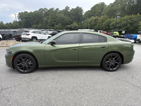 Used 2021 Dodge Charger SXT w/ Plus Group RWD image 4