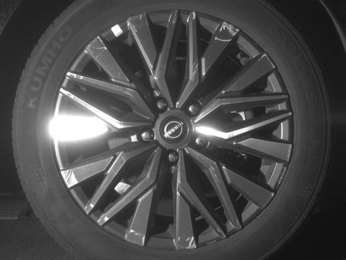 Used 2025 Nissan Altima 2.5 SV FWD image 13