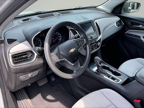 Used 2022 Chevrolet Equinox LS FWD image 16