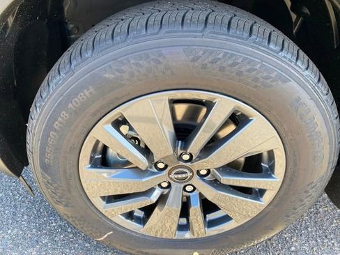 New 2025 Nissan Pathfinder SV image 27