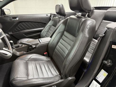 Used 2010 Ford Mustang GT RWD image 17
