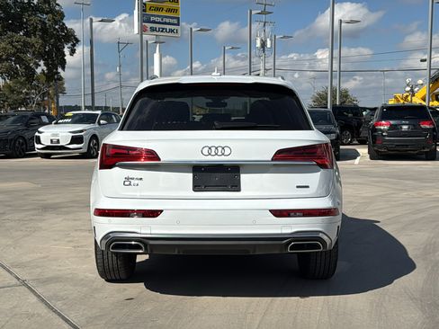 Certified 2024 Audi Q5 2.0T Premium w/ Convenience Package image 6