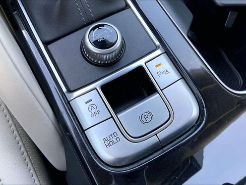Certified 2023 Kia Telluride S w/ S Sunroof Package FWD image 28