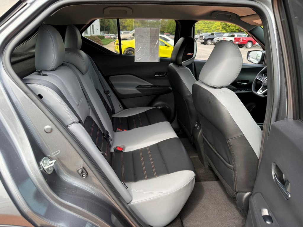 Used 2023 Nissan Kicks SR w/ SR Premium Package FWD image 19