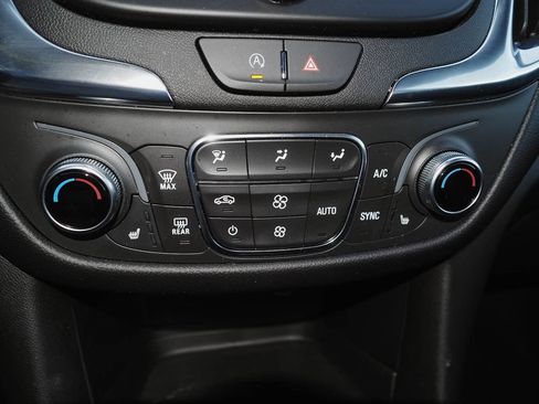 Used 2023 Chevrolet Equinox LT FWD image 13