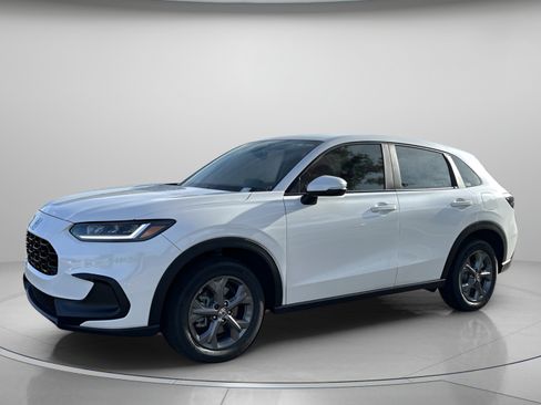Certified 2026 Honda HR-V LX image 2