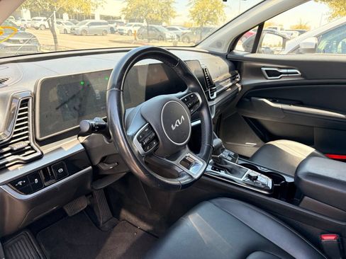 Used 2024 Kia Sportage EX FWD image 9