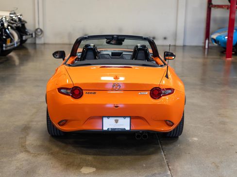 Used 2019 MAZDA MX-5 Miata 30th Anniversary image 9