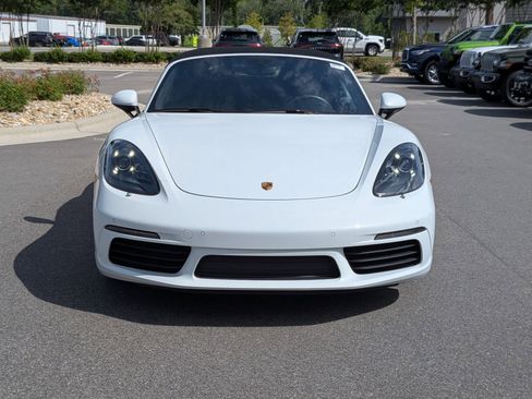 Used 2019 Porsche 718 Boxster RWD image 8
