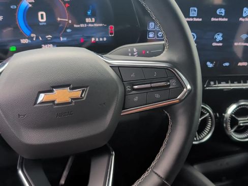 Used 2025 Chevrolet Blazer EV LT AWD/4WD image 18