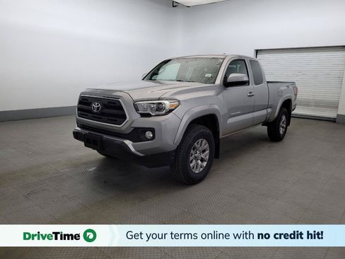 Used 2016 Toyota Tacoma SR5 AWD/4WD image 1