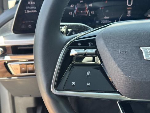Used 2025 Cadillac Lyriq Luxury RWD image 17