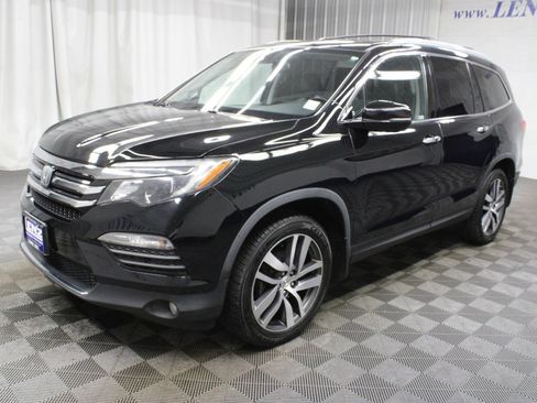 Used 2018 Honda Pilot Touring image 9