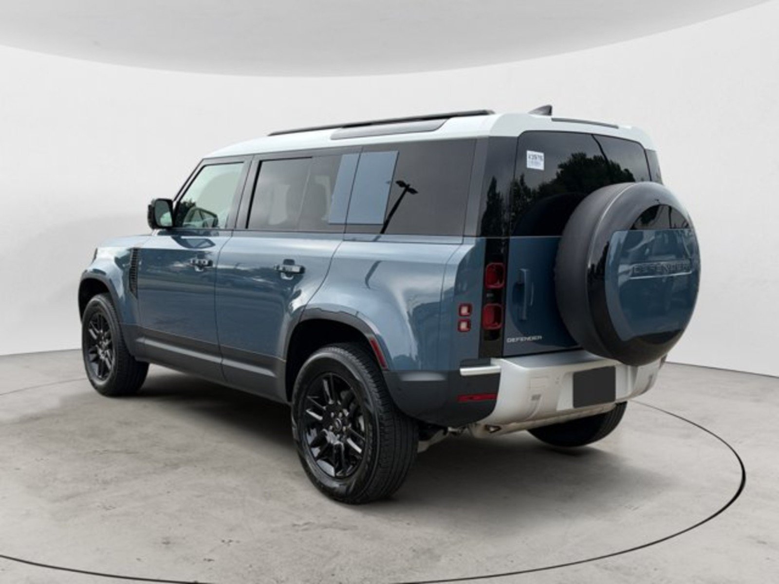 Used 2025 Land Rover Defender 110 S AWD/4WD image 6