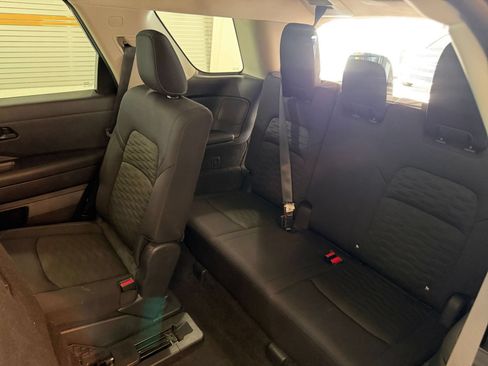 Used 2025 Nissan Pathfinder SV FWD image 30