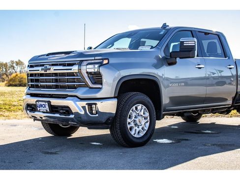Used 2024 Chevrolet Silverado 3500 LTZ image 19