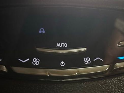 Used 2020 Cadillac Escalade Premium Luxury image 32