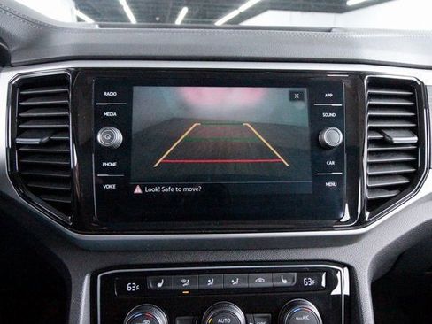 Used 2023 Volkswagen Atlas SE image 16