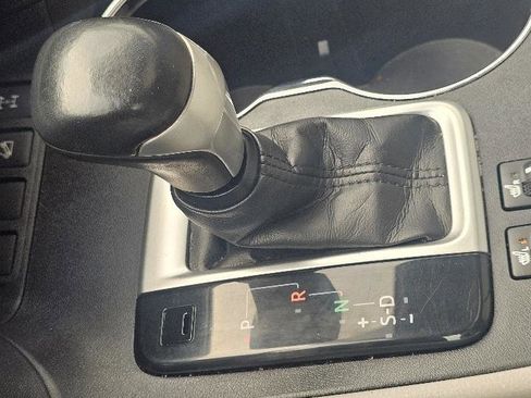 Used 2016 Toyota Highlander XLE image 32