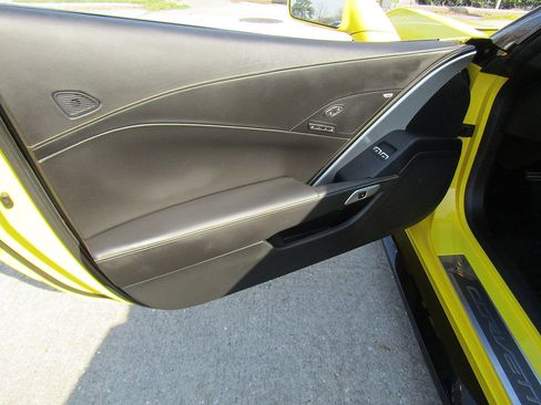 Used 2017 Chevrolet Corvette Z06 image 11