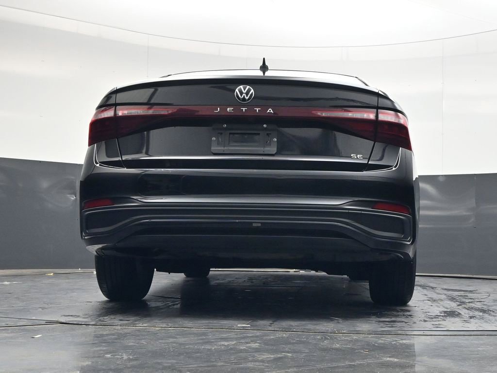 Used 2025 Volkswagen Jetta SE FWD image 34
